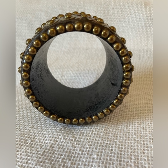 Cuff bracelet with goldtone studs - Picture 4 of 7